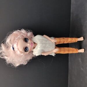 2022,Rainbow High Pacific Coastline Bella Parker Doll.